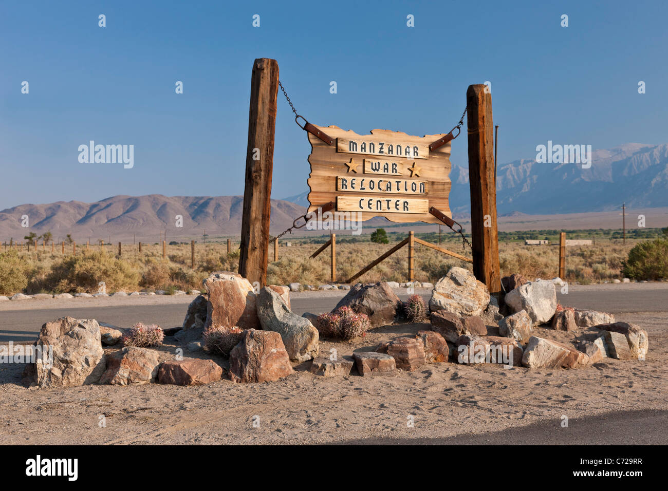 Sign at the entrance to Manzanar War Relocation Center, Independence, California, USA. JMH5301 Stock Photo