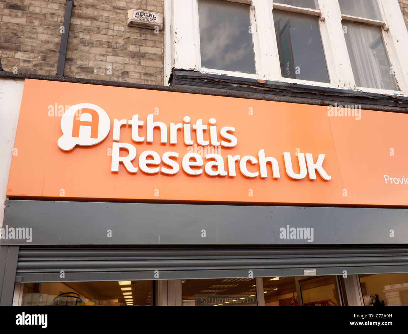 Uk charity shop hires stock photography and images Alamy