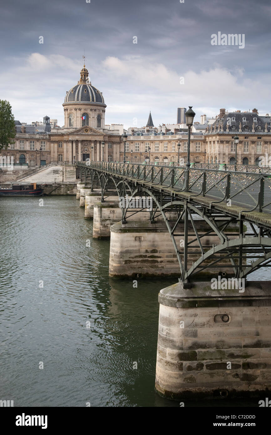 Pont des Arts Bridge over River Seine, Paris, France Stock Photo - Alamy