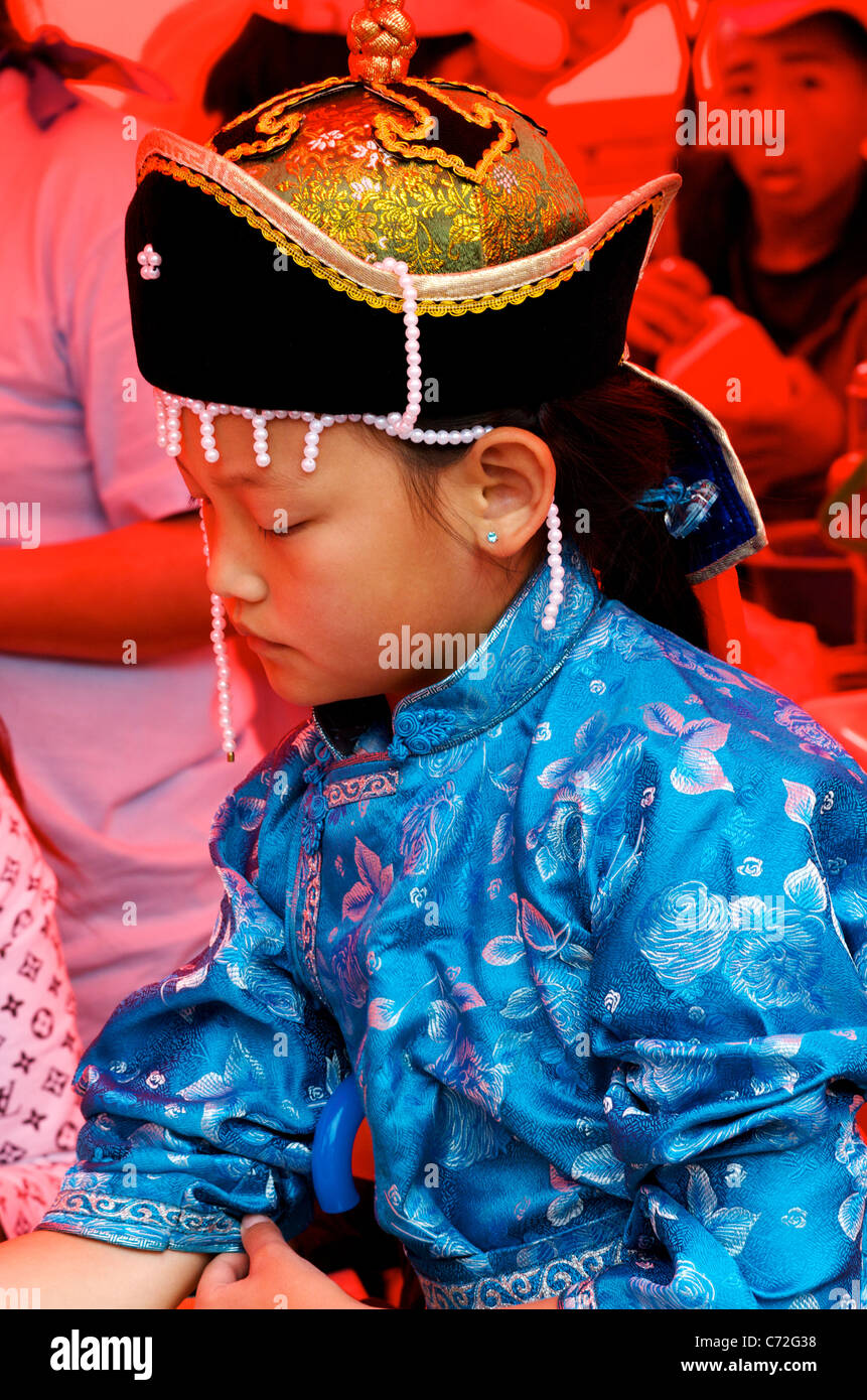 Mongolian girl in traditional clothing, Naadam Festival, National ...