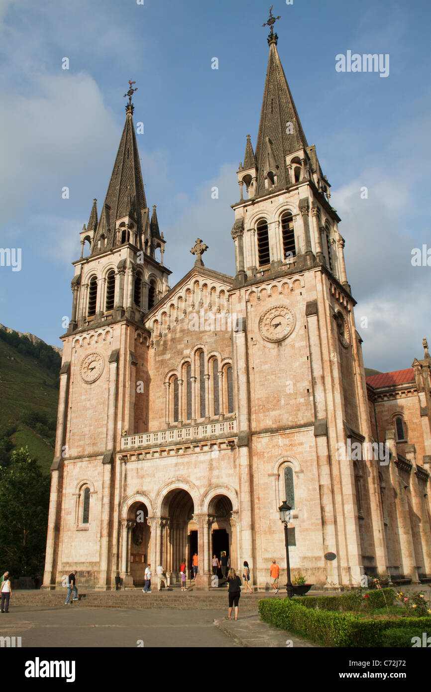 Covadonga cueva hi-res stock photography and images - Alamy