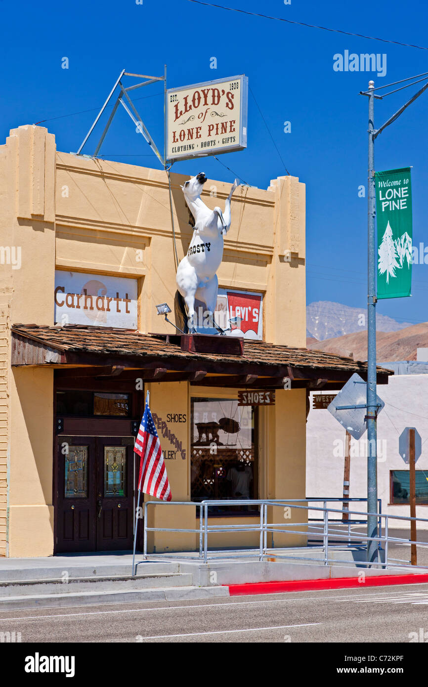 Lloyd's store on Main Street, Lone Pine in the Owens Valley, just east of the Sierra Nevada Mountains, California USA. JMH5314 Stock Photo