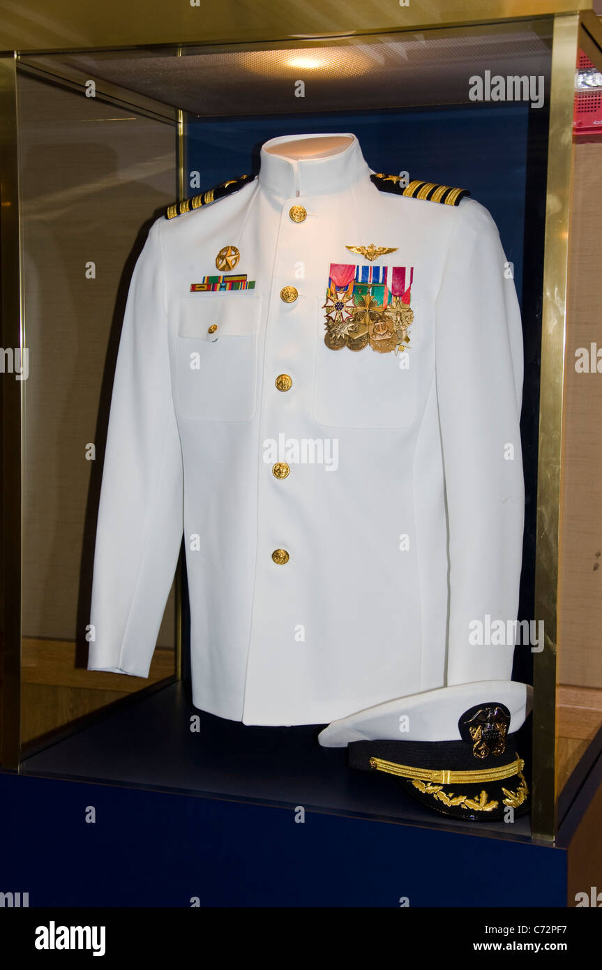 Navy uniform hi-res stock photography and images - Alamy