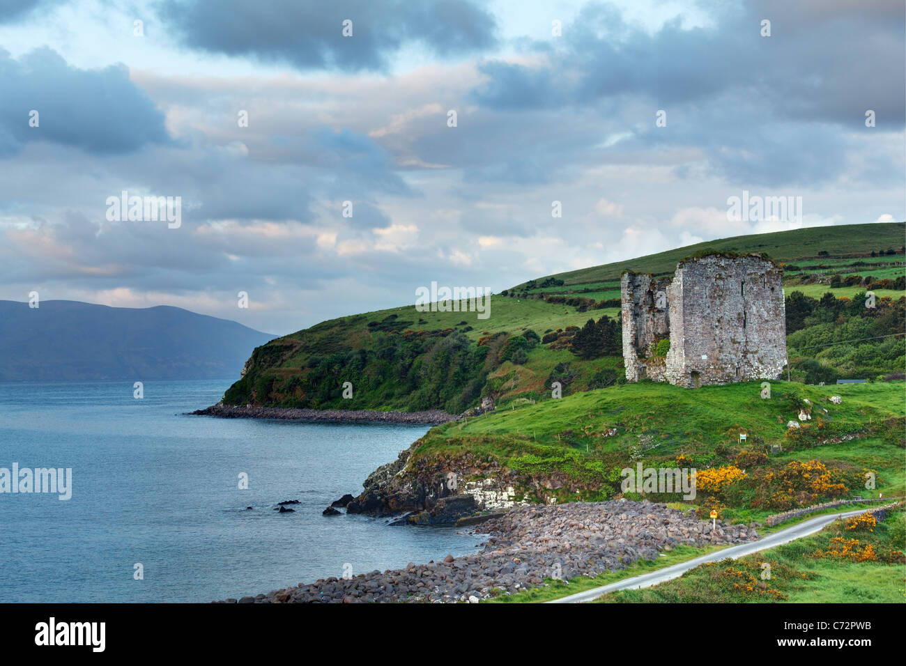 Minard Castle on bluff overlooking Dingle Bay, Dingle Peninsula, County Kerry, Republic of Ireland Stock Photo