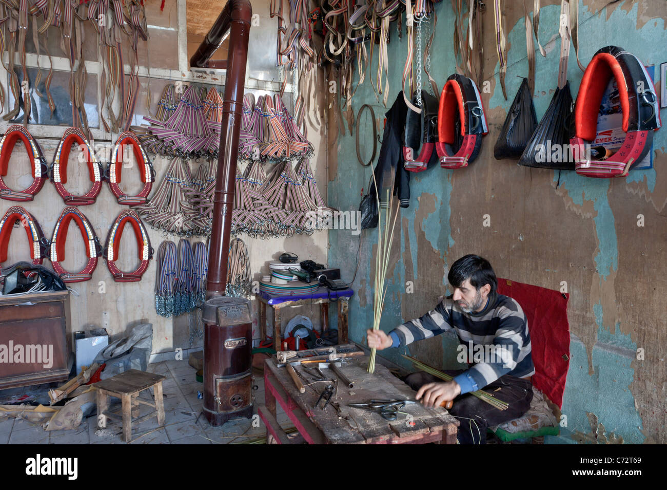 Collar maker in Gaziantep Bazaar Turkey Stock Photo