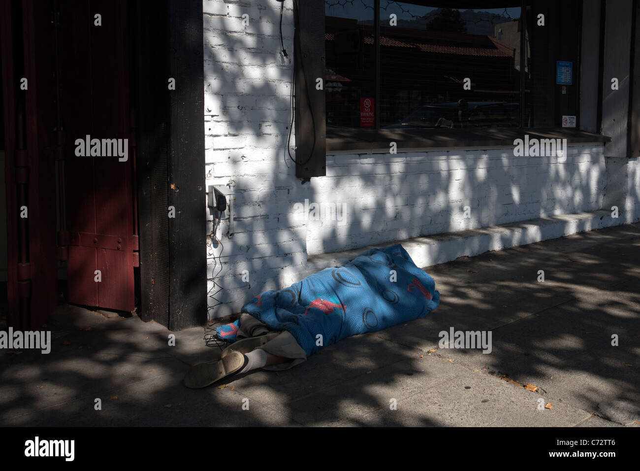 Homeless Person Derelict High Resolution Stock Photography And Images Alamy