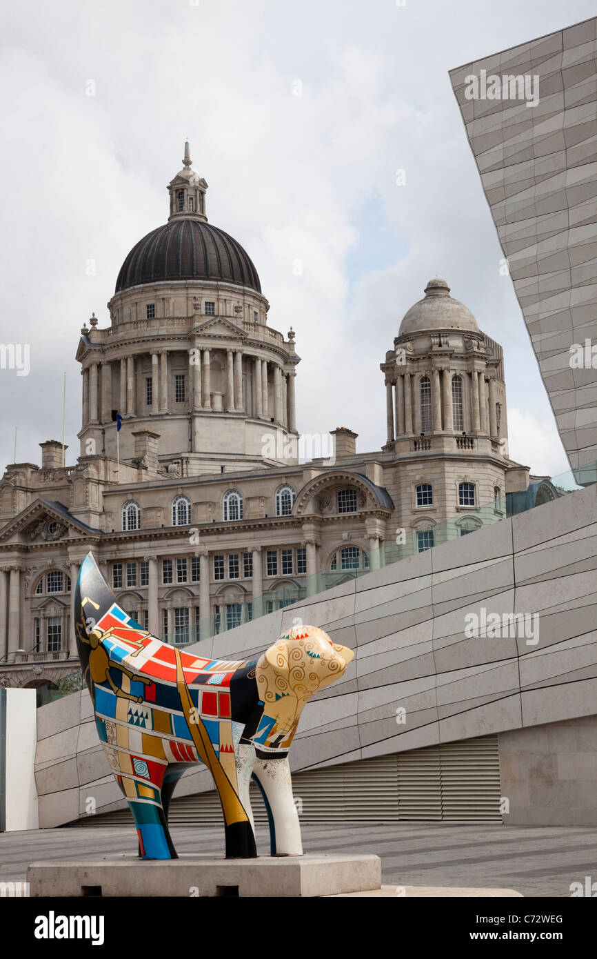 Street art outside the Museum of Liverpool, with Harbour Board building in the background Stock Photo