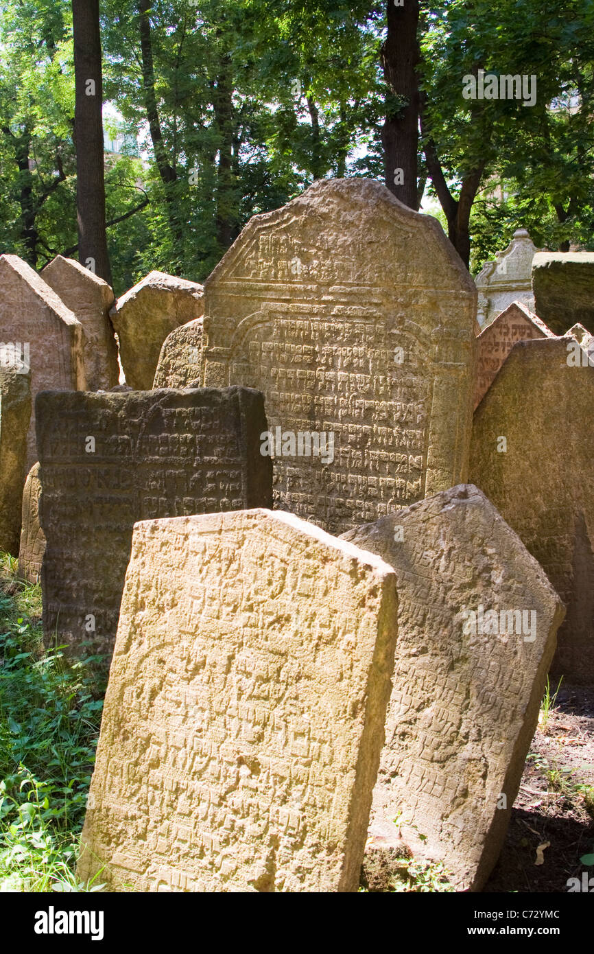Gravestones in the Jewish cemetery in Prague, Josefov, Czech Republic, Europe Stock Photo