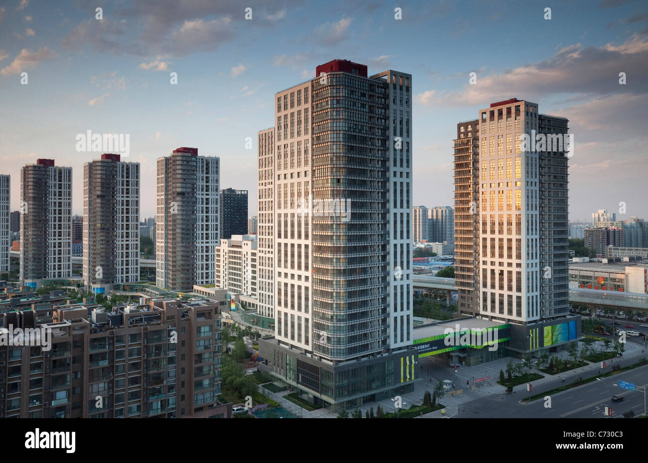 Urban landscape horizontal hi-res stock photography and images - Alamy