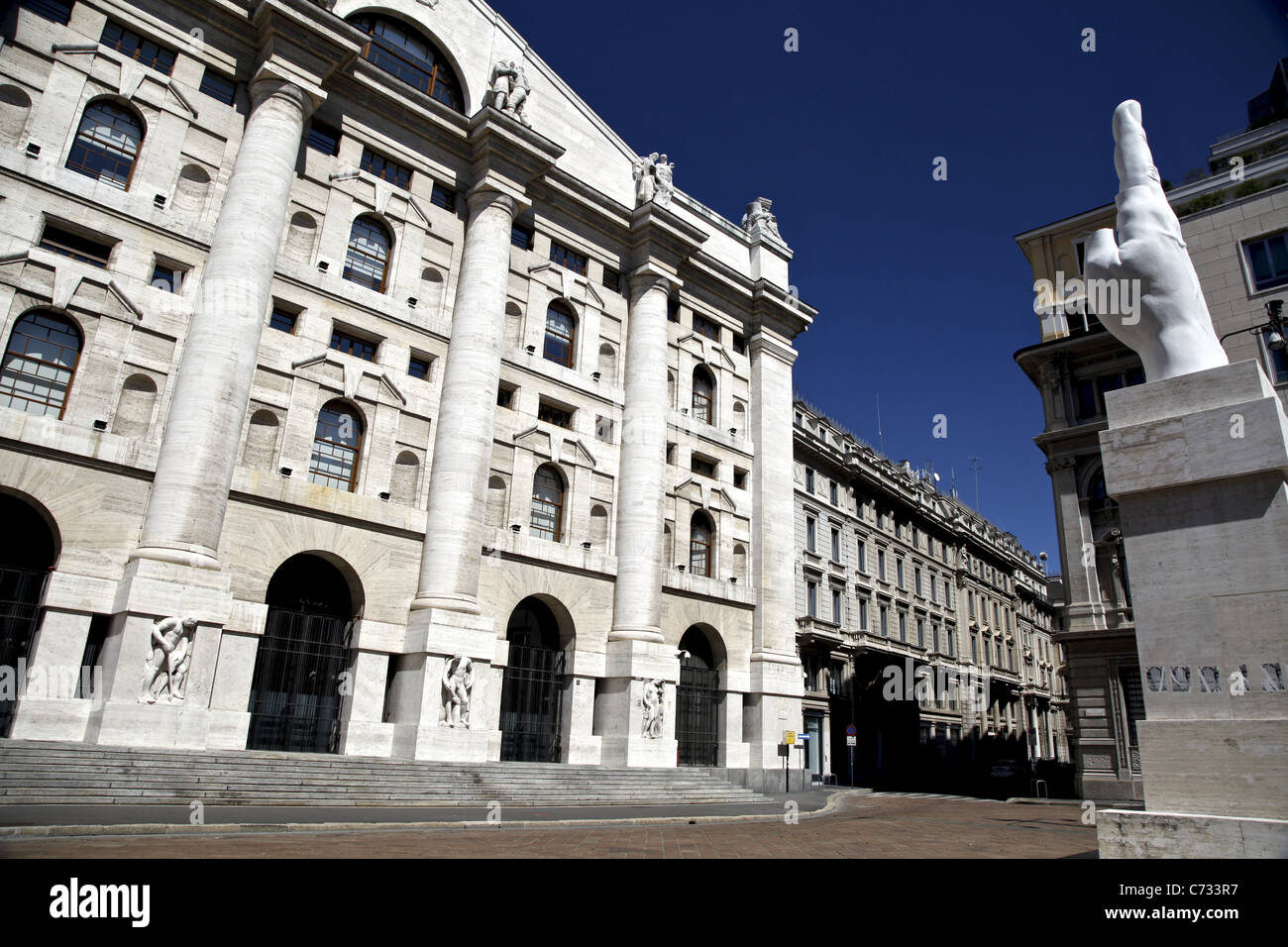 Borsa Italiana, Italy's main stock exchange headquarters (Palazzo  Mezzanotte) in central Milan Stock Photo - Alamy