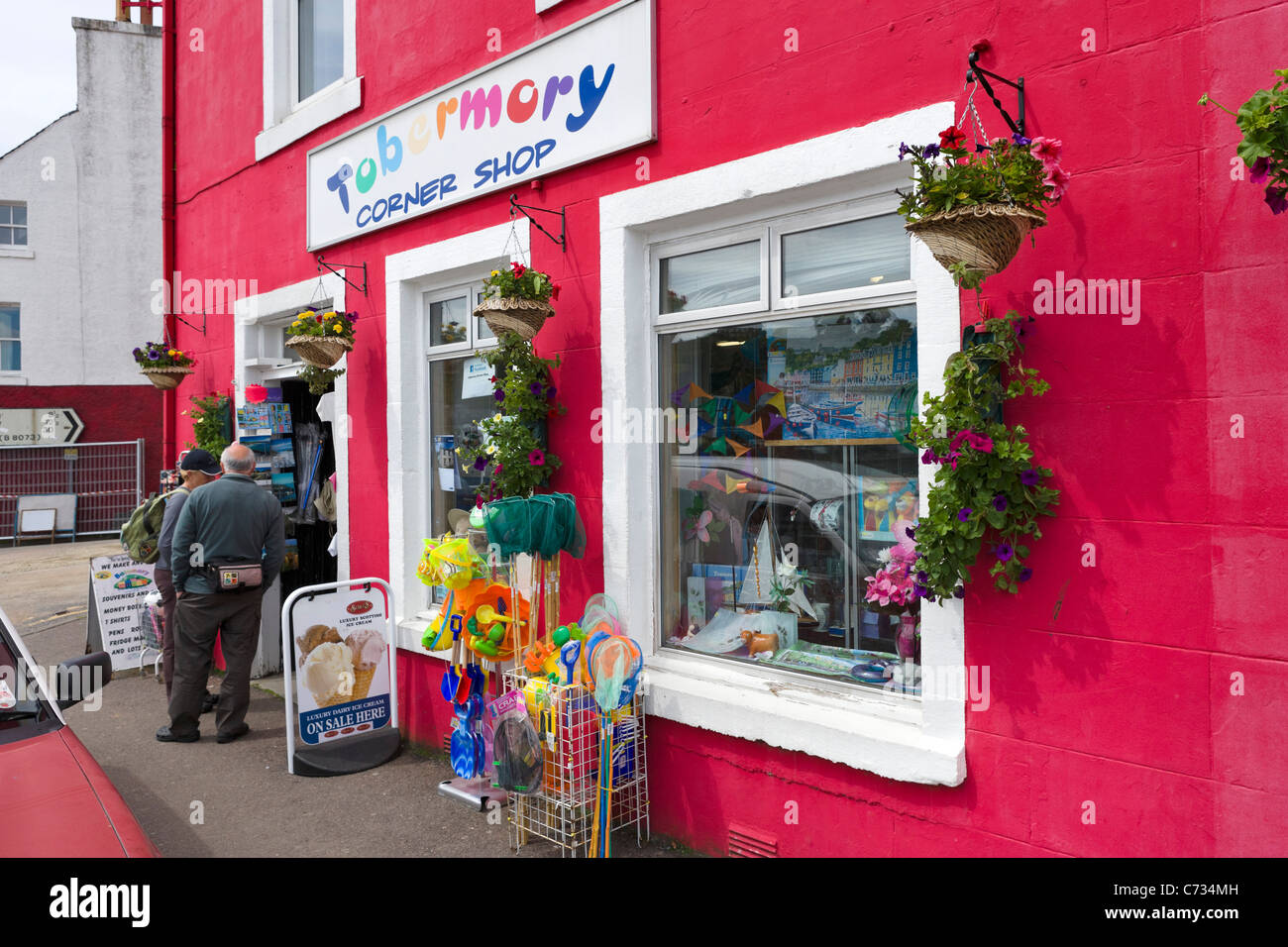 Local shop in the picturesque fishing port of Tobermory on the Isle of Mull, Inner Hebrides, Argyll and Bute, Scotland, UK Stock Photo
