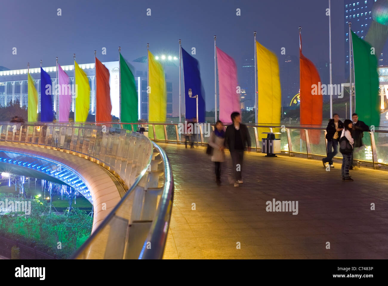 Walkway pudong shanghai china hi-res stock photography and images - Alamy