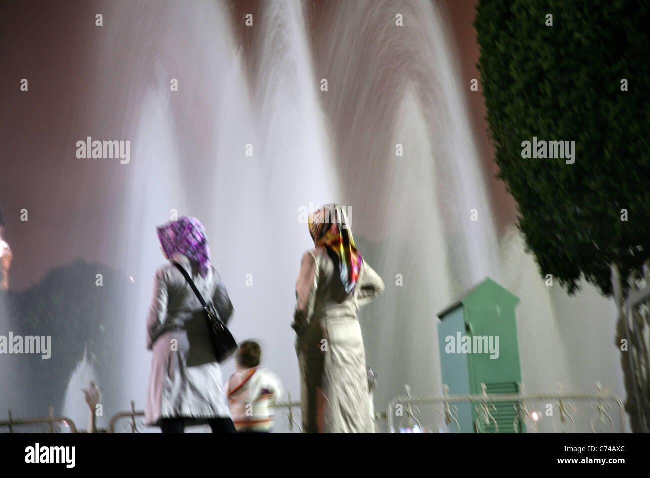 Night at the fountain Stock Photo - Alamy
