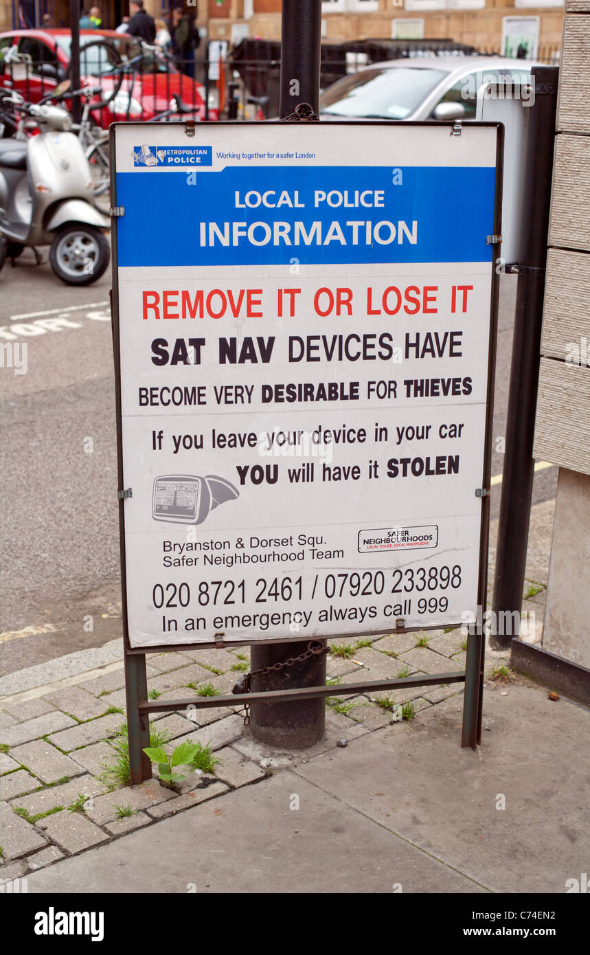 Police theft warning sign, near Marylebone Station, London, England, UK, Europe Stock Photo