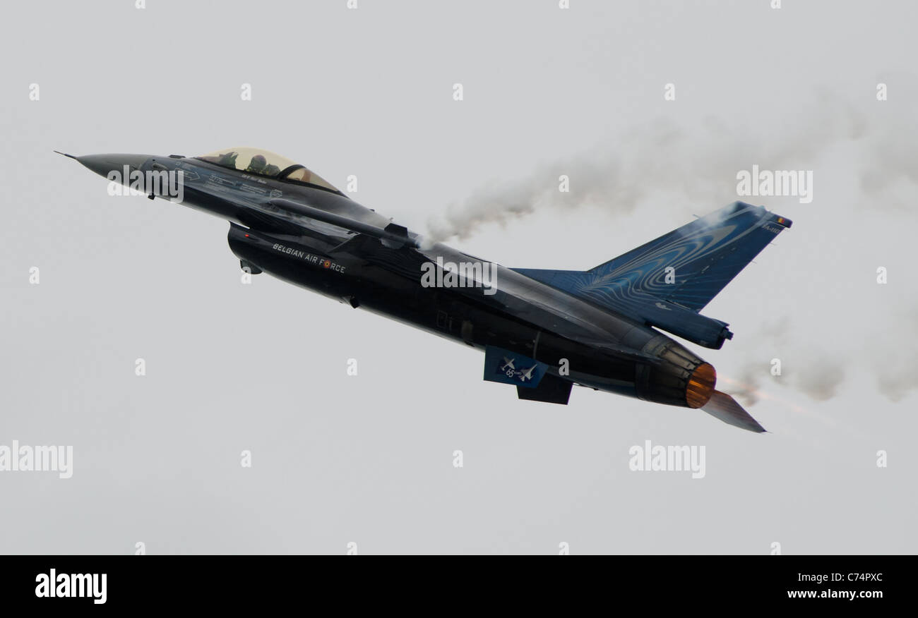 F16 hi-res stock photography and images - Alamy