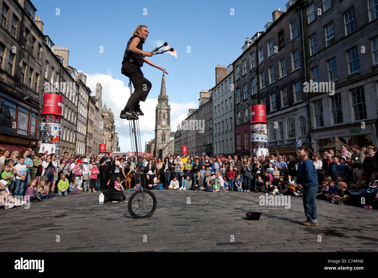 Views of Fringe Festival and crowds, on Royal Mile (High Street), during the annual International Arts Festival, Edinburgh. Stock Photo