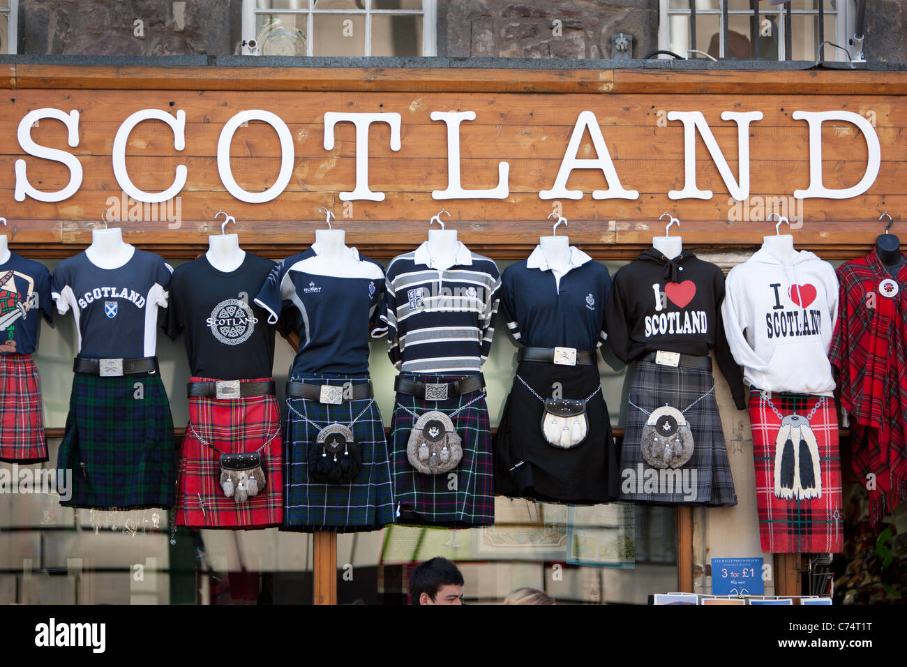 Shop selling Scottish souvenirs beside the Royal Mile/High Street, in Edinburgh, Scotland. Stock Photo