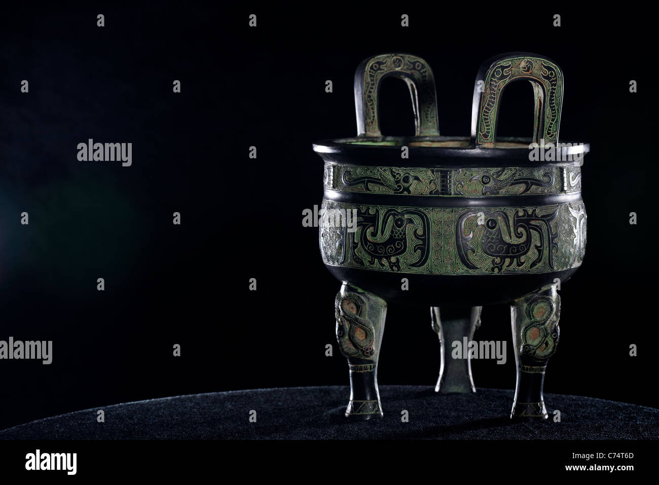 Ancient Chinese Decorative Urn Stock Photo Alamy