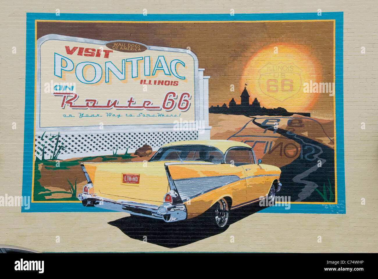 Mural of Pontiac car, Walldog Mural Project, Route 66, Pontiac, Illinois, USA Stock Photo