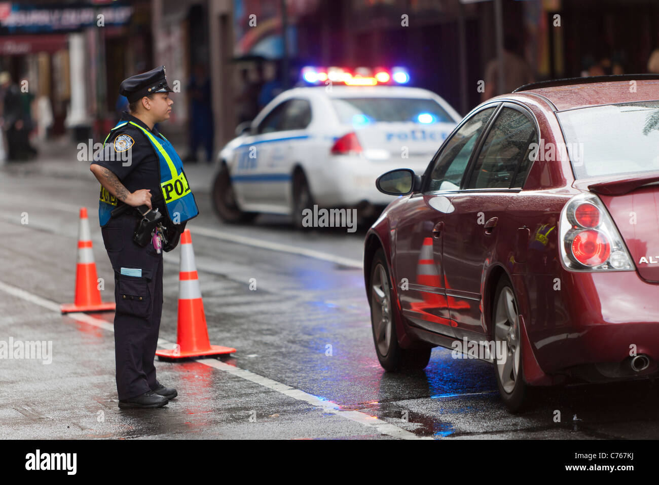 Nypd police officer woman hi-res stock photography and Nypd police officer woman hi-res stock photography and