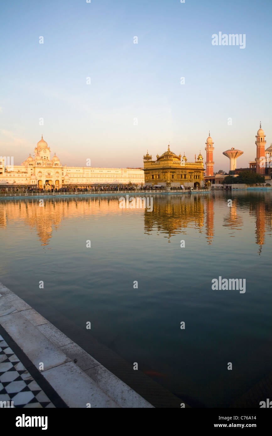 Golden temple amritsar sunset hi-res stock photography and images - Alamy
