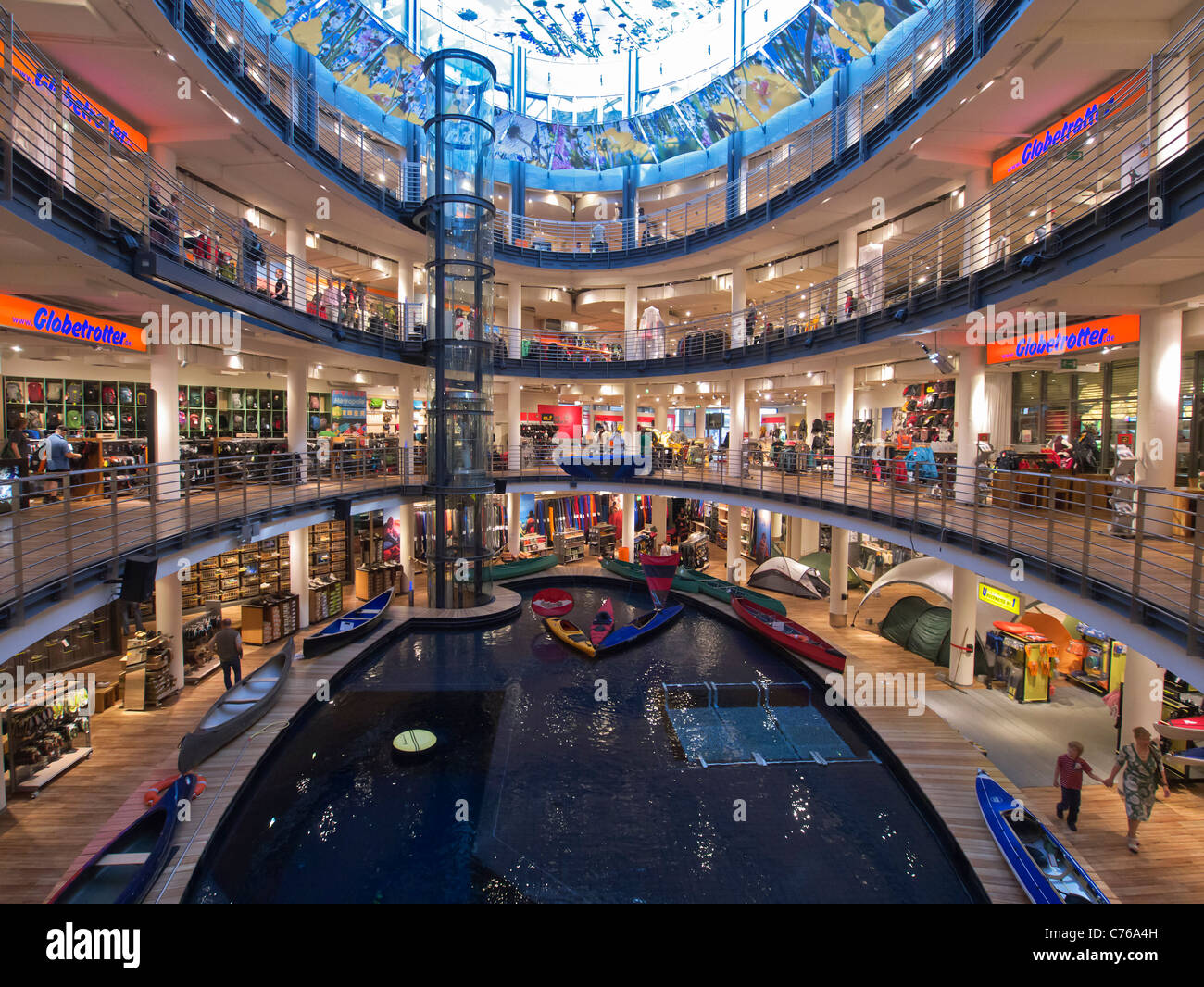 Sports world retail outlet hi-res stock photography and images - Alamy