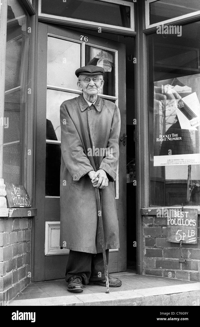 Last day at work for Arthur Harrison on the day he closed his corner shop in Church Street Bradmore Wolverhampton Uk Stock Photo
