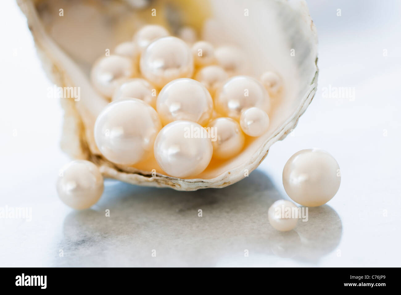 Пресноводный речной жемчуг. Разноцветный жемчуг. Перли культура. Моллюск акойя жемчуг. Красивый жемчуг.