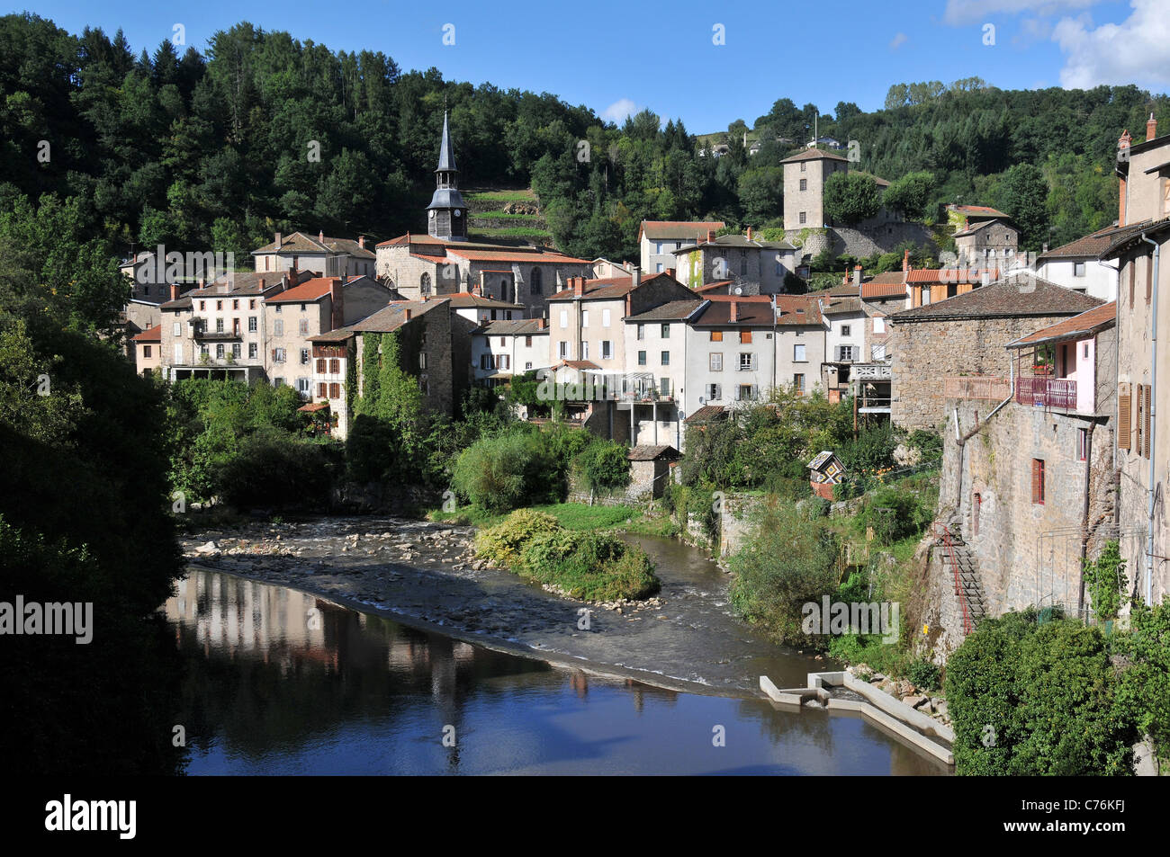 Dore river, Olliergues,  Parc naturel régional Livradois-Forez, Puy-De-Dôme, Auvergne, France Stock Photo
