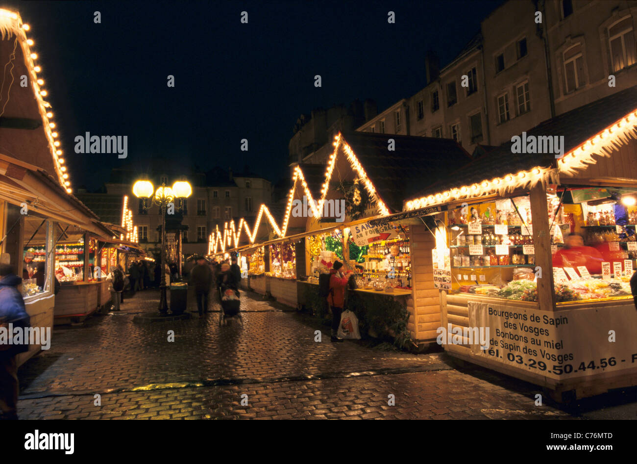 Christmas market, PLace St Louis, Metz, Lorraine region, France Stock Photo  - Alamy