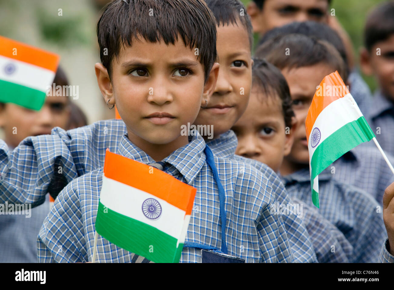 Boys holding indian flags hires stock photography and images Alamy