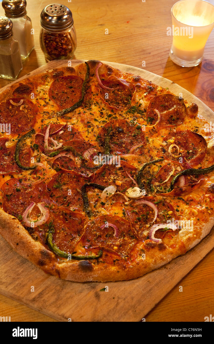 Whole pepperoni pizza hires stock photography and images Alamy