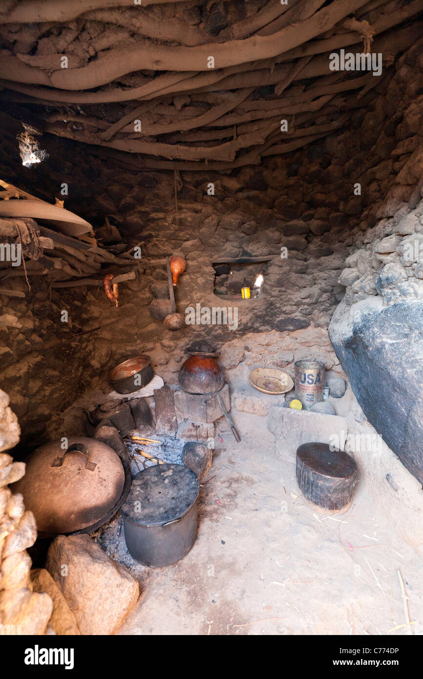 Ethiopian kitchen hi-res stock photography and images - Alamy