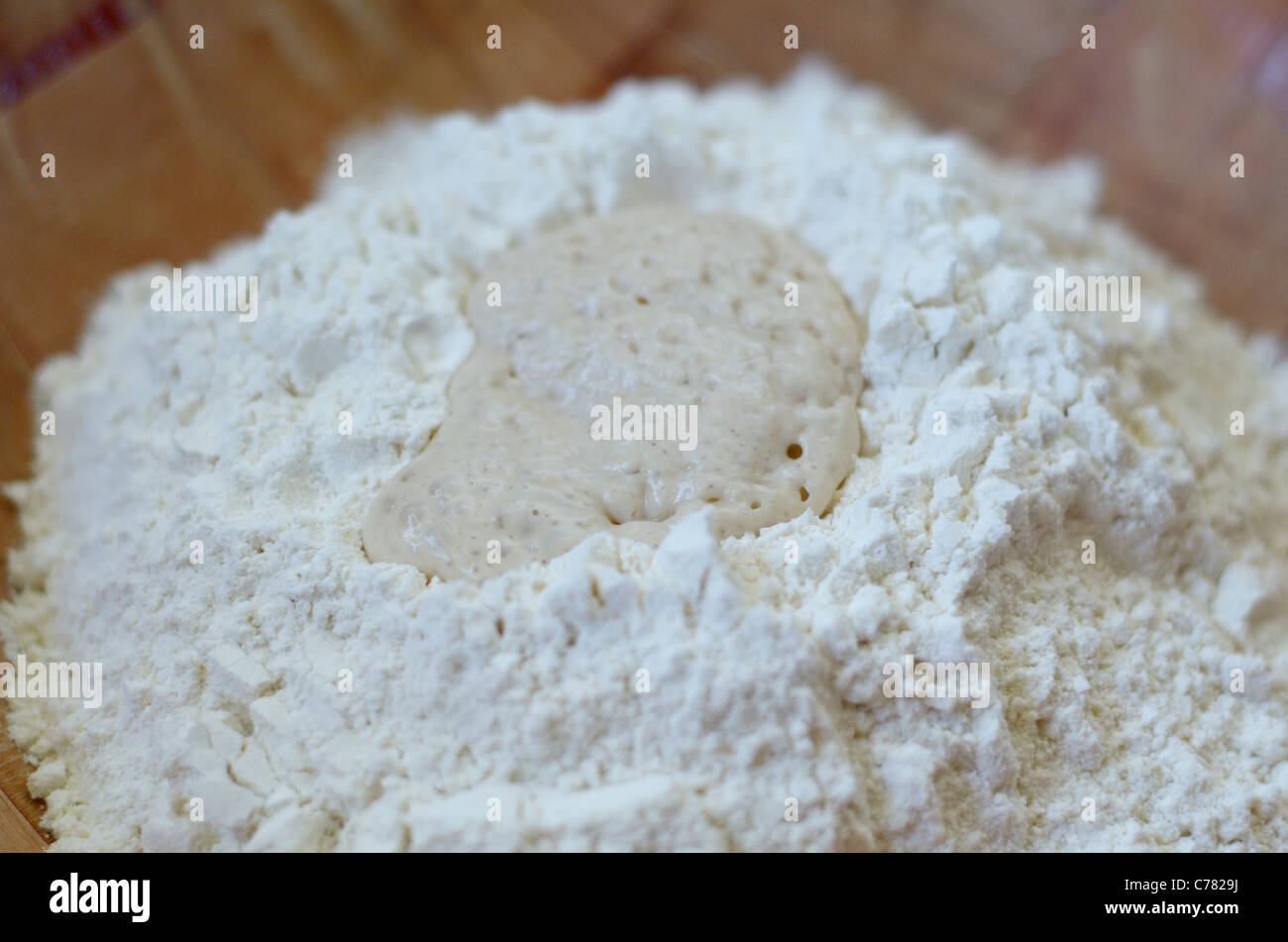 Yeast and flour Stock Photo Alamy