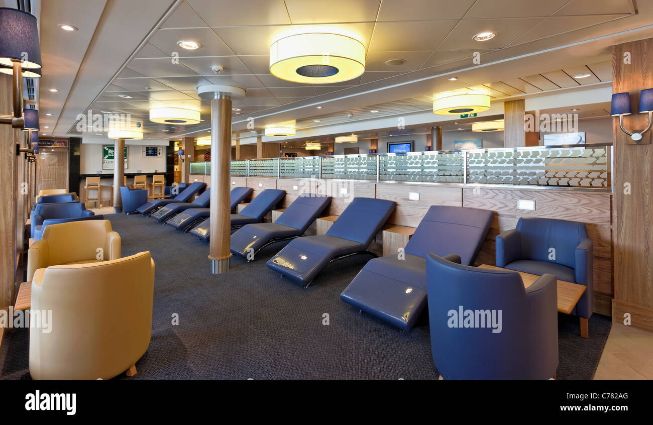 Truckers rest lounge on the Spirit of Britain P&O Ferry Stock Photo - Alamy