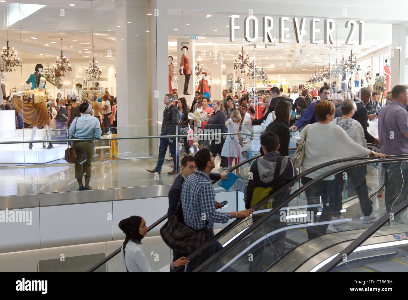 Forever 21 mall hires stock photography and images Alamy