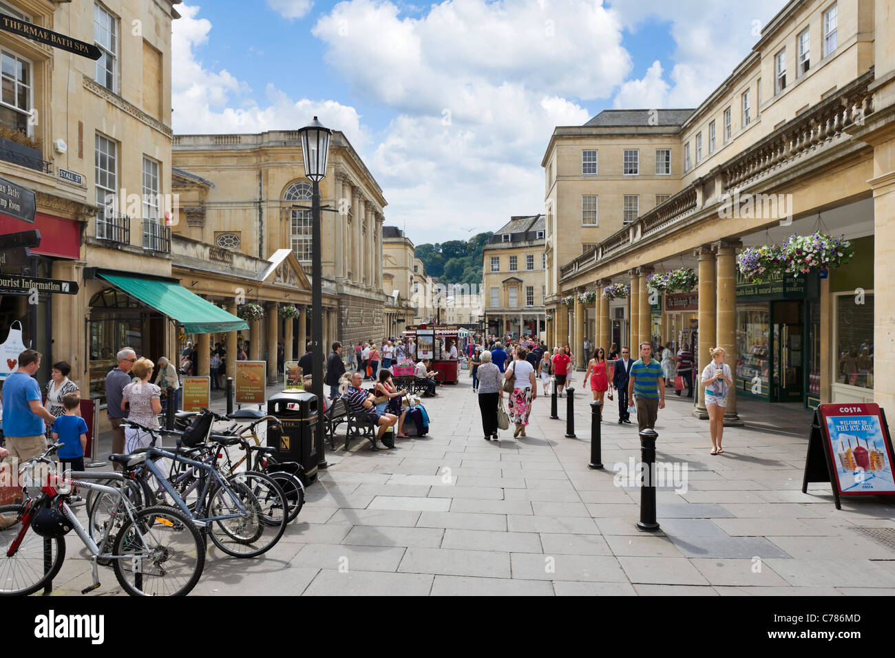 Shops on Stall Street outside the Roman Baths, Bath, Somerset, England, UK Stock Photo