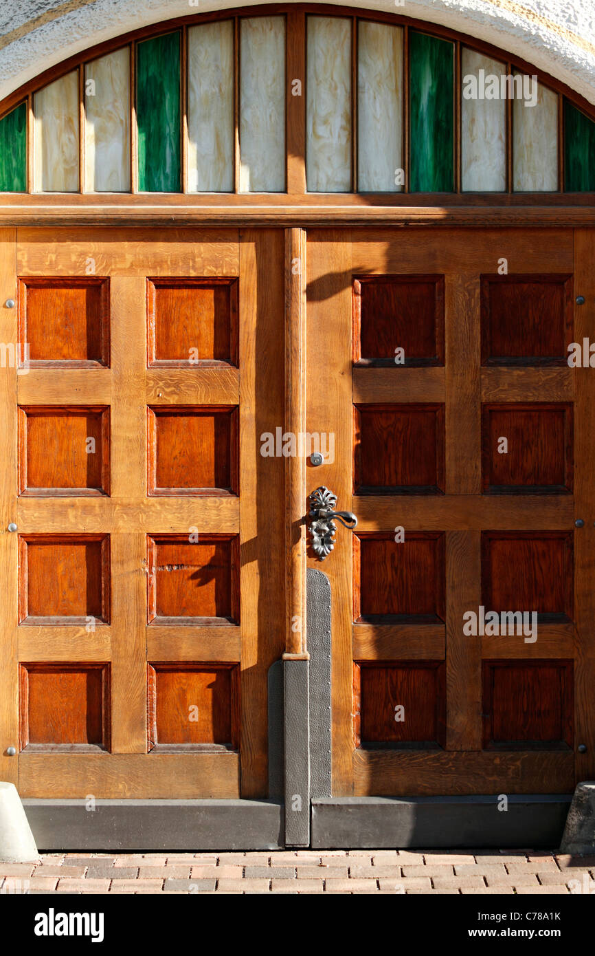 Solid wood entrance door hi-res stock photography and images - Alamy