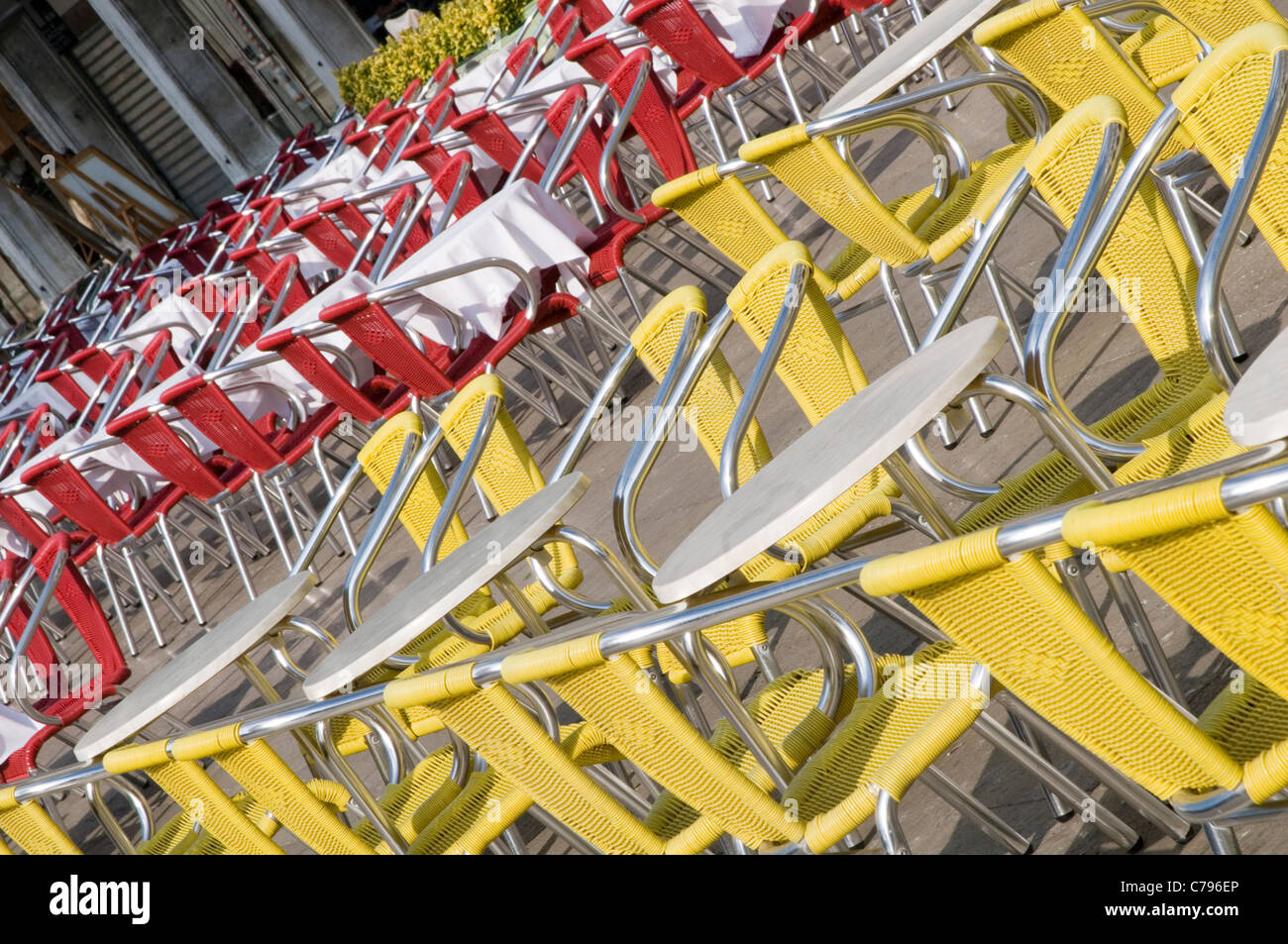 Outdoor seats for cafes hires stock photography and images Alamy
