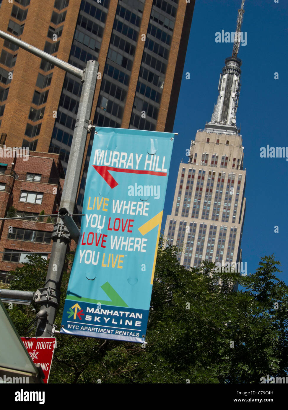 Empire State Building, Murray Hill Banner, E 34th Street, Murray Hill, NYC Stock Photo