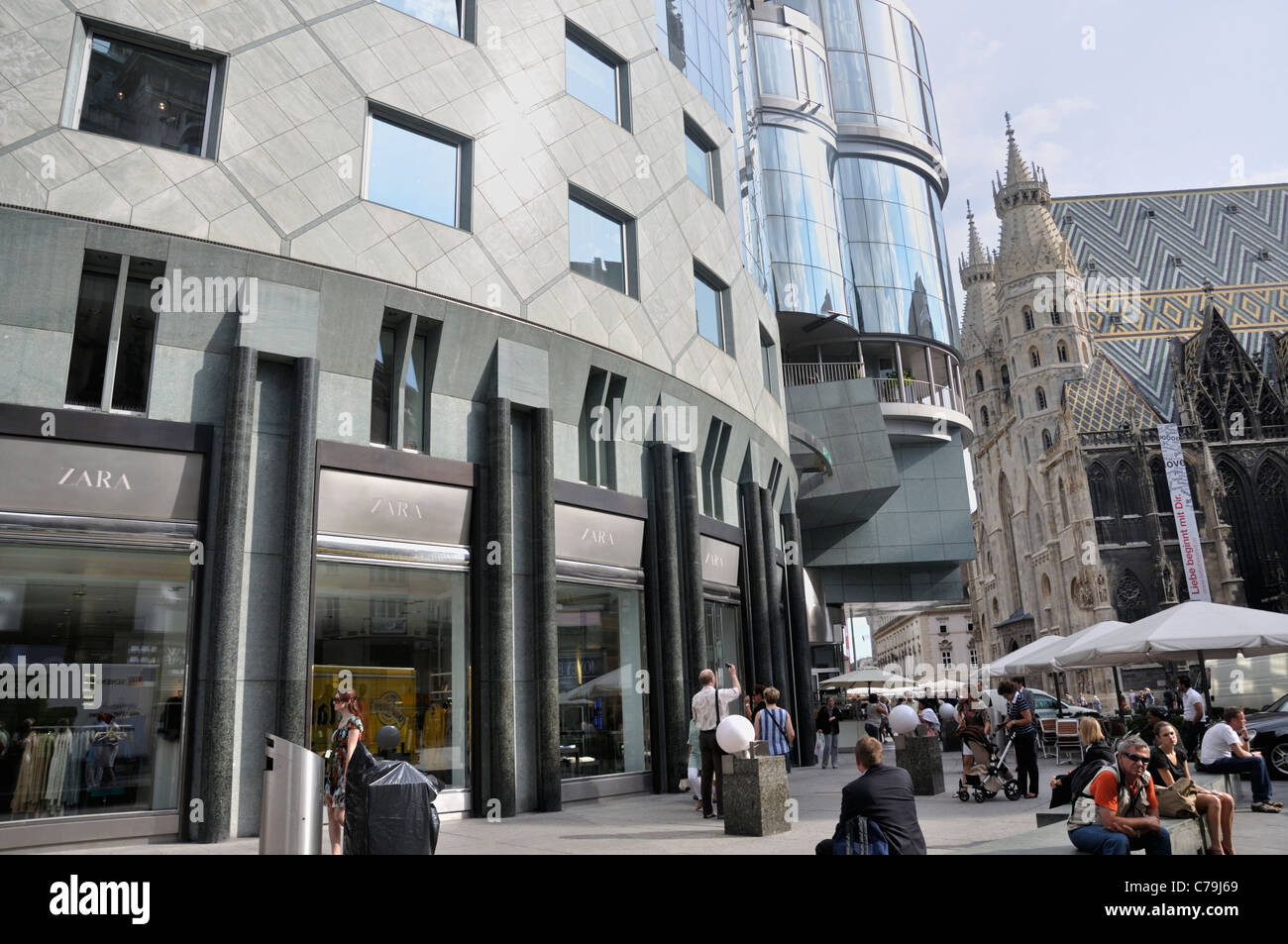 Zara shop in Stephansplatz, Vienna, Austria, Europe Stock Photo - Alamy