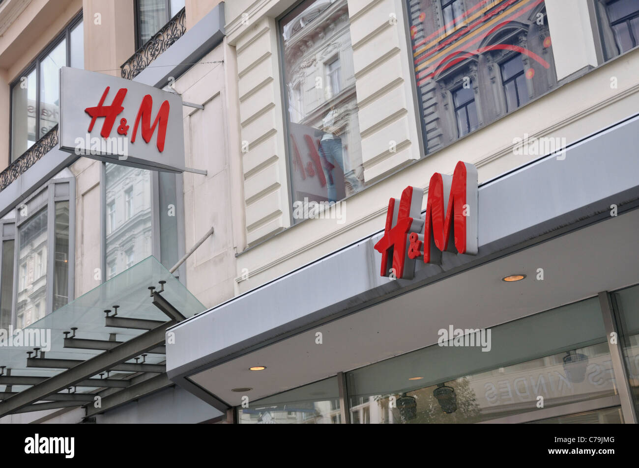 H&M store, Vienna, Austria, Europe Stock Photo - Alamy