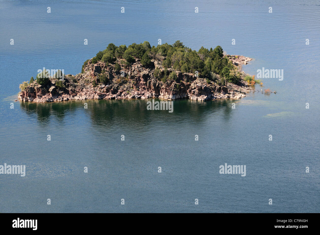Island surrounded by water hires stock photography and images Alamy