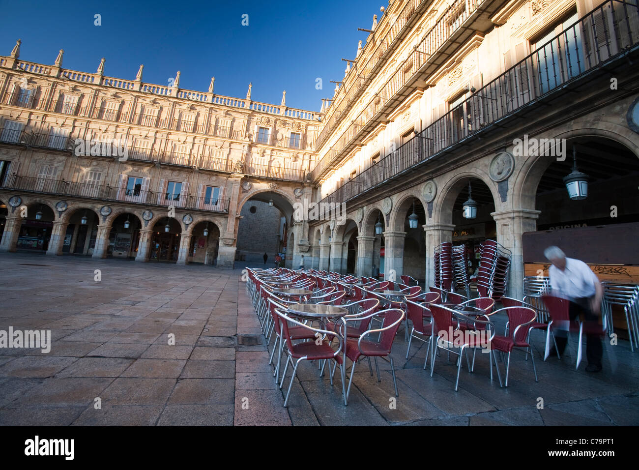 Sidewalk cafe at the plaza mayor hi-res stock photography and images ...