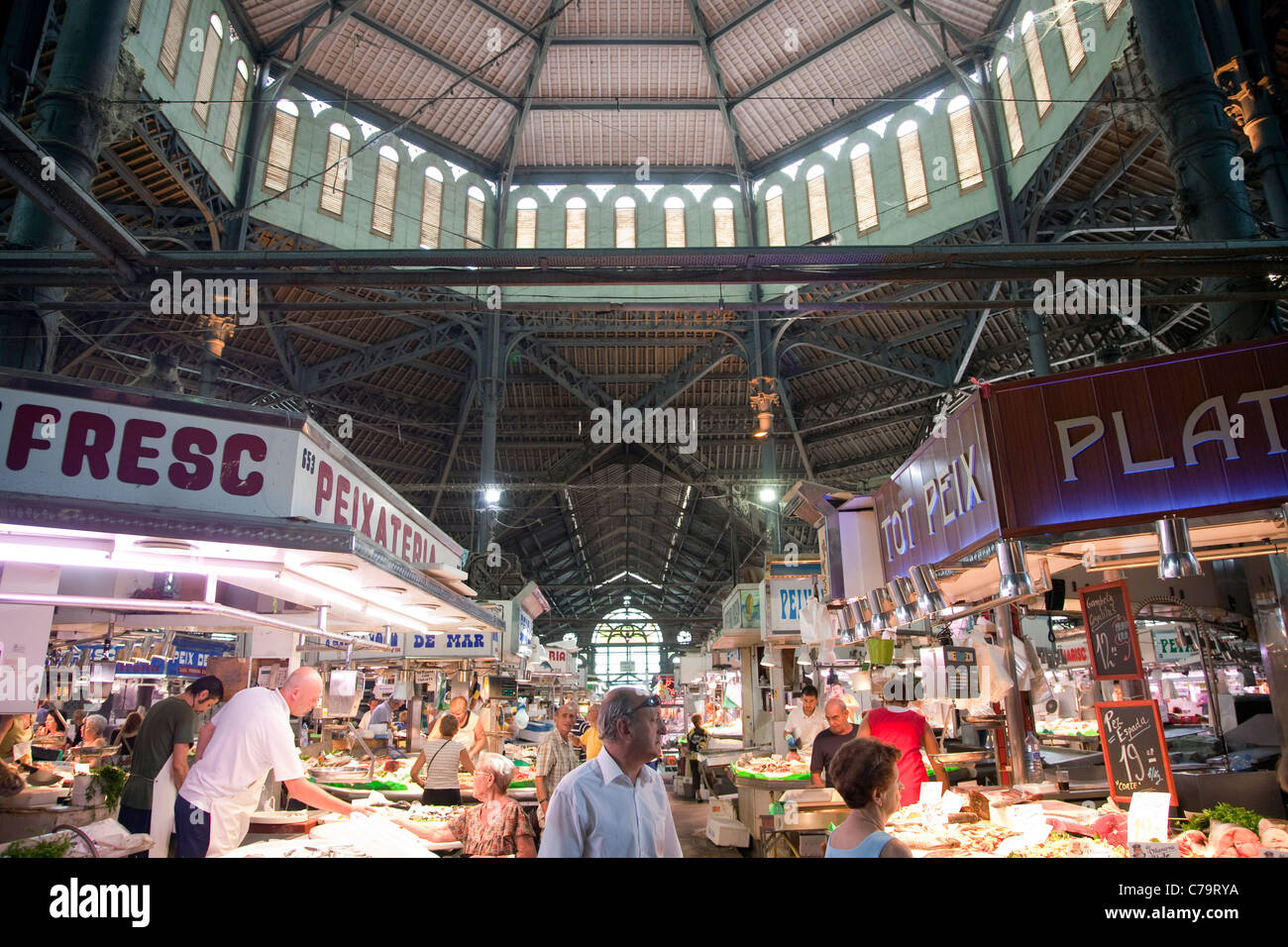 Tourists at the Sant Antoni Market, Barcelona, Spain Stock Photo - Alamy