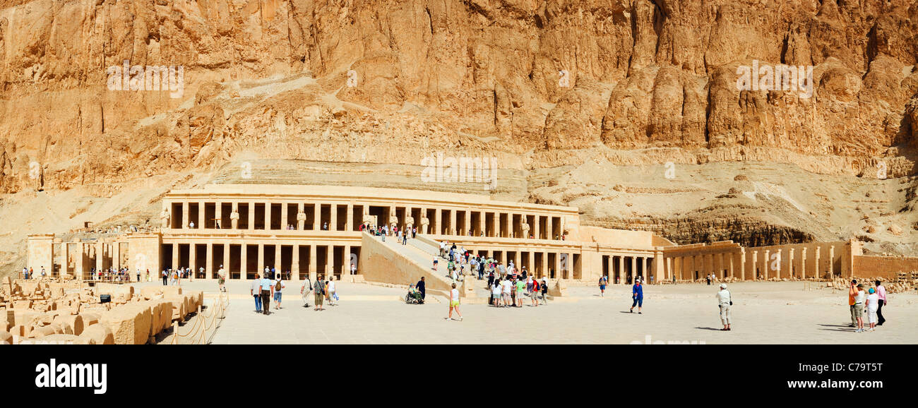 Panorama view of the Mortuary Temple of Hatshepsut at Deir el Bahri on the West Bank of the Nile River at Luxor, Egypt Stock Photo