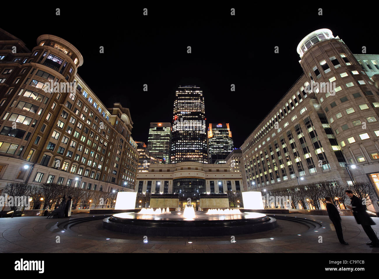 Surrounded by Lights. Canary Wharf at night Stock Photo - Alamy