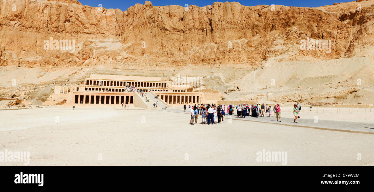 Panorama view of tourists at the Mortuary Temple of Hatshepsut  on the Nile's West Bank at Luxor, Egypt Stock Photo