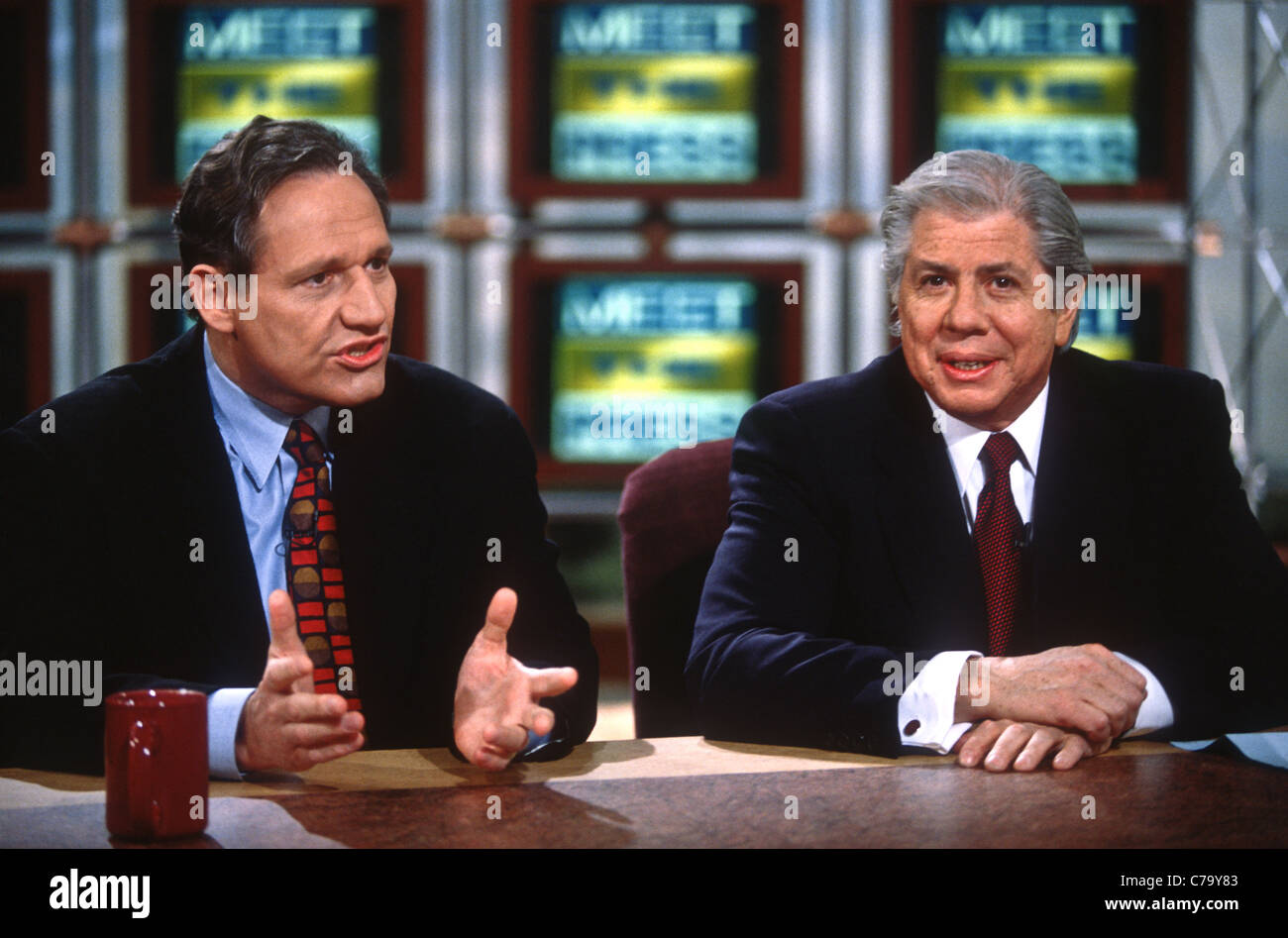 Journalists Bob Woodward (L) and Carl Bernstein on 25th anniversary of Watergate scandal Stock