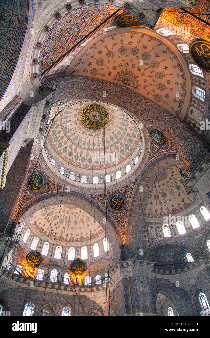 Interiors of the yeni camii mosque hi-res stock photography and images ...